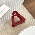 Pinza per capelli triangolare minimalista in resina rosso bordeaux lucido per acconciature - Triangolo Traforato Rosso Vino