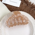 Grande molletta per capelli con motivo marmorizzato pesca e finitura lucida su maglia - Grande Zucca Beige