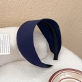Cerchietto largo in maglia a coste blu navy con denti antiscivolo per volume e stile - Blu scuro