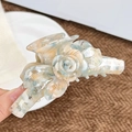 Pince à cheveux fleur 3D en acétate avec effet marbre crème et bleu élégante - Fleurs Bleues