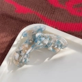 Eleganter Haarklammer aus blauem Marmor-Acetat mit Blumenmuster für Damenfrisuren - Floral Eisblau