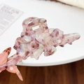 Pince à cheveux fleurie en acétate violet marbré avec roses sculptées et ressort robuste - Gris-violet Floral