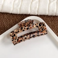 Rectangle hair claw clip with vintage leopard print finish on elegant white tray - Large - Brown