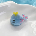 Mini haarclip van acetaat met een schattige lichtblauwe walvis en geel scheutje decor - Blauwe Walvis