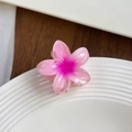 Pince à cheveux fleur de frangipanier rose dégradé au fini résine élégant pour femme - Lavande