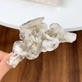 Pince à cheveux fleur en acétate gris irisé avec motif de pétales de rose pour femme - Gris Floral