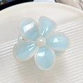 Pinza para el pelo con flor azul claro efecto gelatina y bordes blancos para peinados - Azul