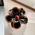 Elegante bloem haarklem in glanzend zwart en schildpadhars patroon voor dames - 7.5cm / Zwart