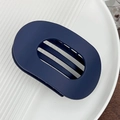 Minimalist matte navy blue oval hollow hair claw clip with multi-layered teeth - Blue / 11.2cm