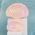 Set of two iridescent pink shell-shaped jewelry trays with pearl finish and wavy edges - Gradient Yellow Pink - Shell Set