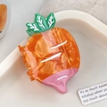 Pinza para el pelo con forma de zanahoria de acetato con textura de mármol naranja y hojas - Zanahoria