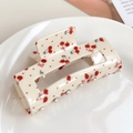 Cremefarbene Haarklammer mit roten Kirschmotiven und quadratischem hohlem Design - Rote Kirsche