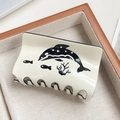 Pinza para el pelo de acetato blanco crema con motivos de orca y coral marino - Patrón De Ballena / Beige Ballena