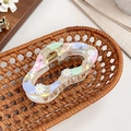 Transparente Gänseblümchen-Haarklammer mit bunten Mustern für dickes Haar - Bunte Blockwolke