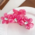 Pinza per capelli a fiori rosa in acetato con strass e texture marmorizzata - Rosa Rosso