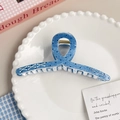 Haarklammer mit blauer Denim-Textur, Meditation-Druck und weißen Nahtverzierungen - Punktmuster Gerade (A945)