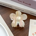Eleganter Haarklammer mit Perlmutt-Finish, Blumenform und cremeweißen Acetatstreifen - Gelb 6.8cm