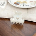 Pince à cheveux mignonne en acétate nacré blanc en forme d'ours avec cœur évidé - Blanc Sirène 4.5CM