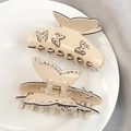 Elegante pinza per capelli a farfalla crema con strass e design in acetato traforato - crema
