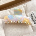 Elegant medium acetate shark hair claw clip with colorful pastel marble texture - 8.5cm / Light Multi-color