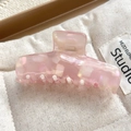Pince à cheveux en acétate rose marbré avec texture nacrée élégante pour femme - 8.5cm / Rose Sakura