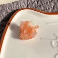 Acetate cat hair claw in orange pink marble finish for elegant small hair styling - Nude Pink