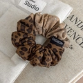 Leopard-Haargummi mit silbernen Stern-Pailletten und Fashion-Webetikett im Set - Leoparden-Patchwork Sternen-Stil