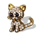 Vintage Katzenbrosche in Goldoptik mit funkelnden weißen Kristallen besetzt - Antikgold