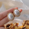 Boucles d'oreilles vintage françaises ovales avec perles blanches et bordures dorées - Boucles d'Oreilles Perle Vintage Français