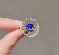 Sterrenplaneet broche met gouden legering basis en fonkelende kristallen voor accessoires - Planeetvorm (X0113) / Goud