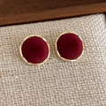 Detail of vintage square velvet stud earrings with gold metal frame on linen - Round (27643C) / Red Round