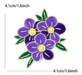 Dettaglio della spilla a fiore in smalto viola con dimensioni di 4,1 cm e 1,6 pollici - Viola