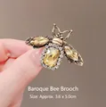 Broche abeille baroque vintage avec cristaux en bronze antique, taille 3,6 x 5,0 cm - Champagne