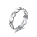Anillo de corazón de plata pulida con patrones de corazones sólidos y huecos, acabado de 18K - 5# / Color acero