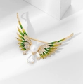 Broche de alas de ángel en esmalte dorado con degradado verde, perlas y colgante de gota - Verde