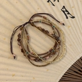 Mehrlagiges Vintage-Perlenarmband in Maillard-Erdtönen mit verstellbarer Kordel - Kaffeeserie (26959A)