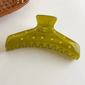 Detalle de la pinza para el pelo verde aguacate translúcida con pedrería amarilla - Verde Oscuro