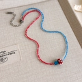Detail der Perlenkette mit rotem Pilzanhänger und verstellbarem Silberverschluss - Rot Blau Perlen Roter Pilz Anhänger Halskette (19# 26907B)
