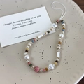 Detalle de la correa para móvil con piedra natural, perlas y cuentas de vidrio de colores - Cuentas Mezcladas Color Blanco (26493A)