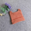 Berretto neonato in maglia a righe con orecchie di gatto arancione e beige per l'inverno - Strisce Arancioni e Beige