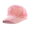 Detail van roze baseballpet met kleurrijke strasstenen en ademend mesh aan de achterkant - Stof Stijl / Roze