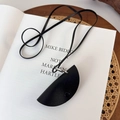 Minimalist black faux leather hat clip and necklace pendant with silver metal ring - Black Style (25881C)