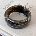 Irregular wide acetate bangle with retro amber marble texture in polished resin finish - Black Gray Round Style (25835E)