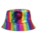 Dettaglio del cappello alla pescatora arcobaleno metallico con rivestimento laser e cuciture - Arcobaleno