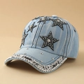 Stylische hellblaue Denim-Baseballkappe mit funkelnden Strasssteinen und Sternen - Stern Hellblau
