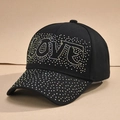 Berretto da baseball nero con scritta LOVE in strass colorati e visiera curva - Nero
