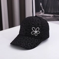 Detalle de gorra de béisbol de encaje negro para mujer con decoración floral de diamantes - Negro