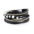 Schwarzes mehrlagiges Lederarmband mit Perlen, Strass und praktischem Magnetverschluss - Schwarz