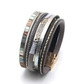 Bracelet bohème multicouche avec lanières grises, strass brillants et fermoir magnétique - Gris