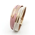 Mehrlagiges Lederarmband in Rosa und Weiß mit polierten goldenen Röhrenakzenten - Hellrosa